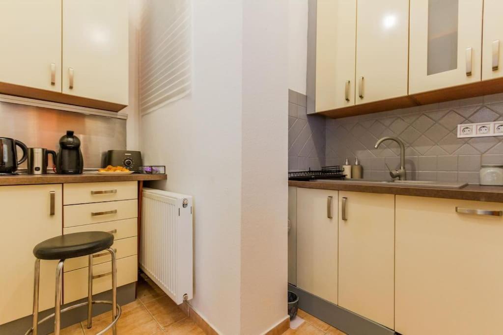 Trendy 2 Room Flat, Next To Corvin Mall Free Huge Garage! Ac,Dishwasher,Washmachine, Smart Tv Budapest Exterior photo