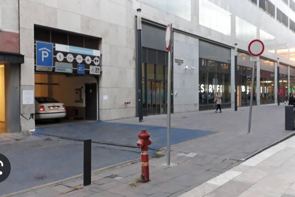 Trendy 2 Room Flat, Next To Corvin Mall Free Huge Garage! Ac,Dishwasher,Washmachine, Smart Tv Budapest Exterior photo