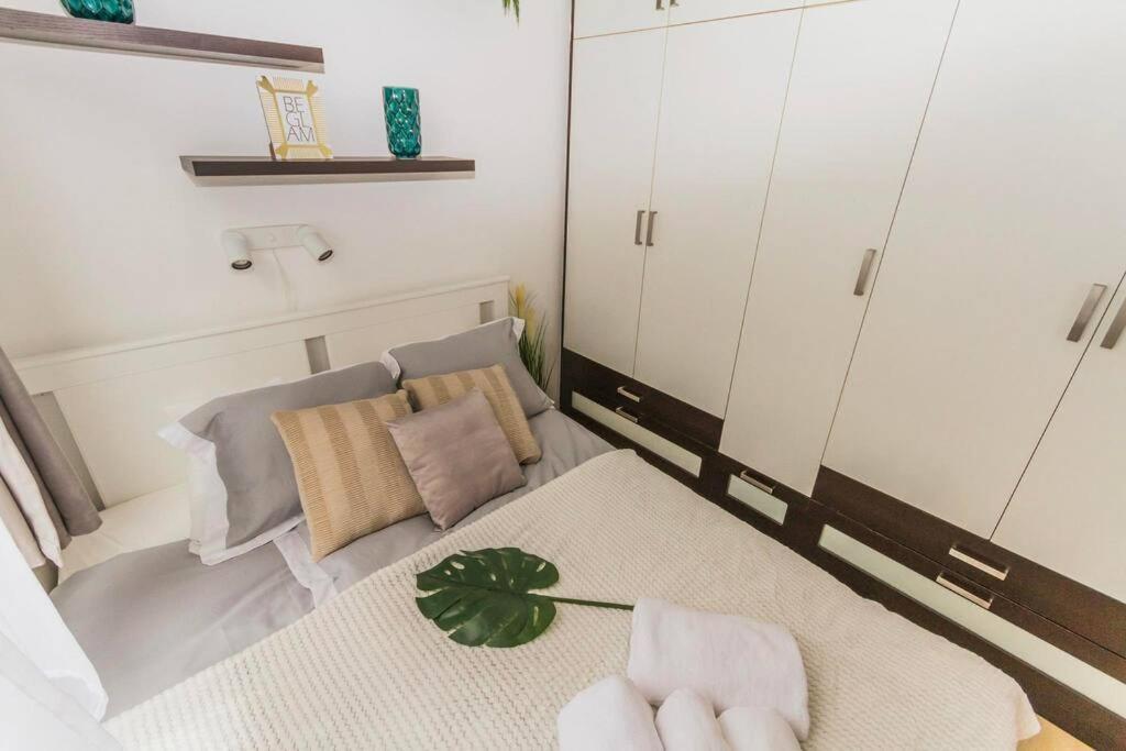Trendy 2 Room Flat, Next To Corvin Mall Free Huge Garage! Ac,Dishwasher,Washmachine, Smart Tv Budapest Exterior photo