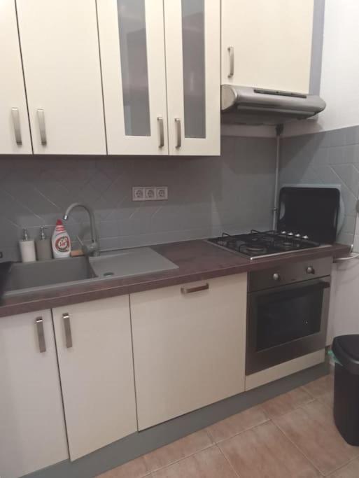 Trendy 2 Room Flat, Next To Corvin Mall Free Huge Garage! Ac,Dishwasher,Washmachine, Smart Tv Budapest Exterior photo